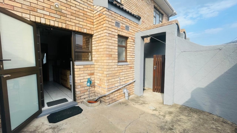 2 Bedroom Property for Sale in Beacon Bay Eastern Cape